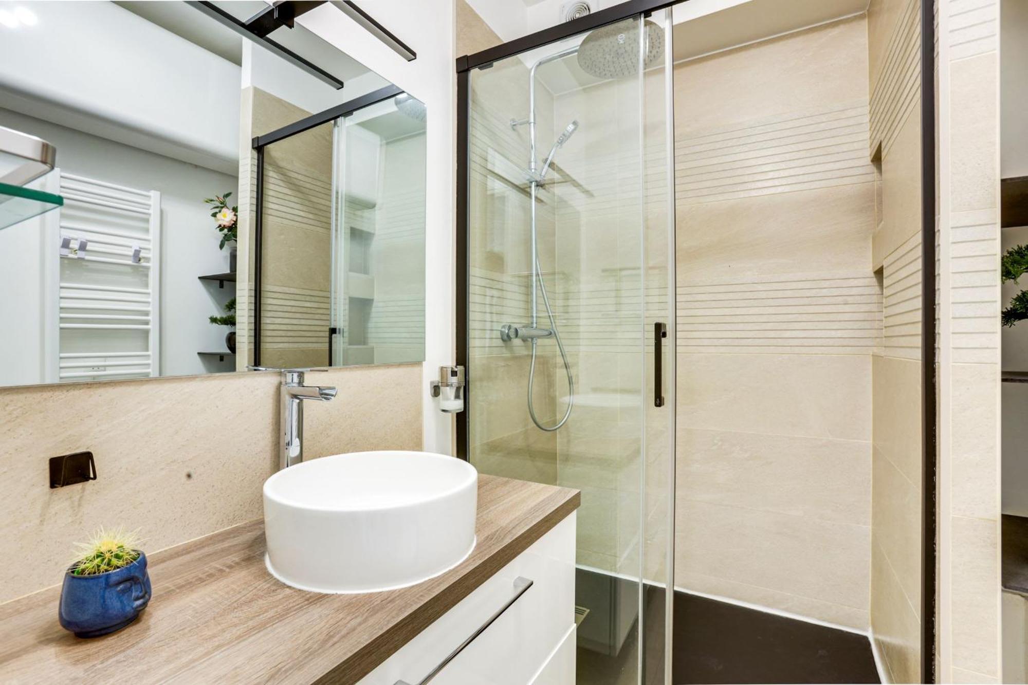 Montmartre & Sacre-Coeur - 2Br - Cityapartmentstay Parijs Buitenkant foto
